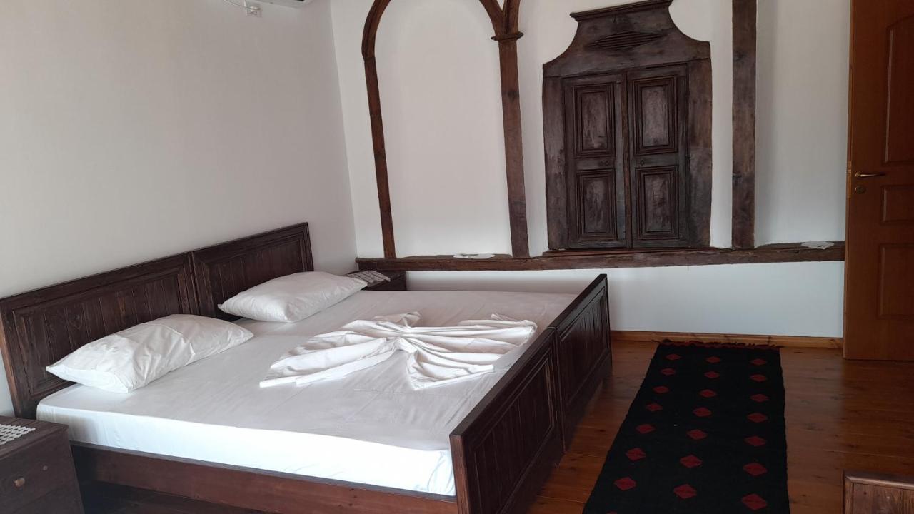Athina In Castle - Since 1741 Holiday home Berat